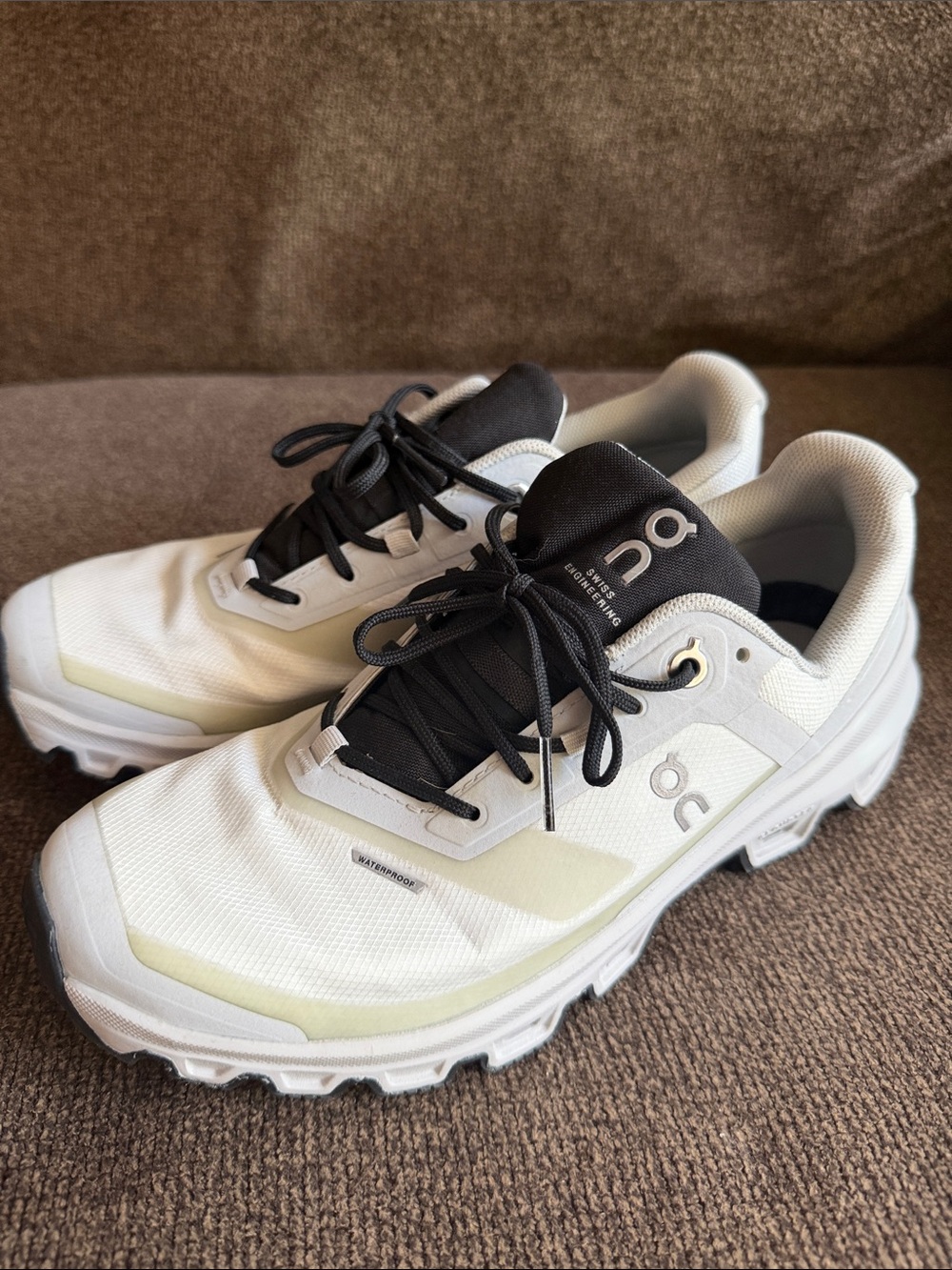 ON Running Cloudventure WATERPROOF